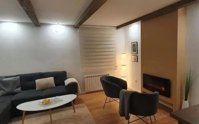 Apartment Kosuta F8