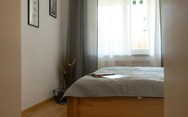 Fresh Apartment with Terrace + Free Parking