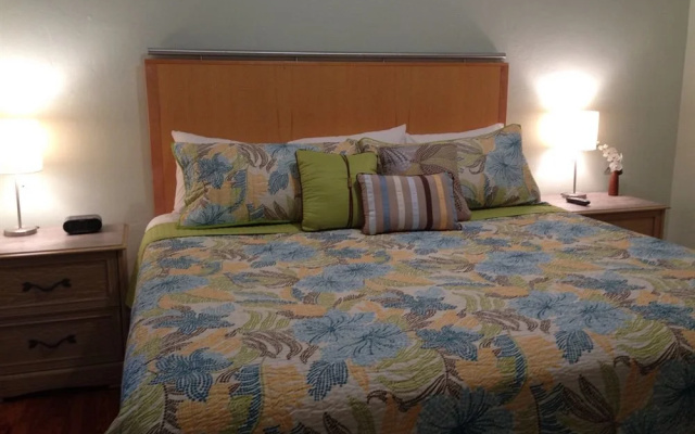 Historic Tavernier Inn Hotel