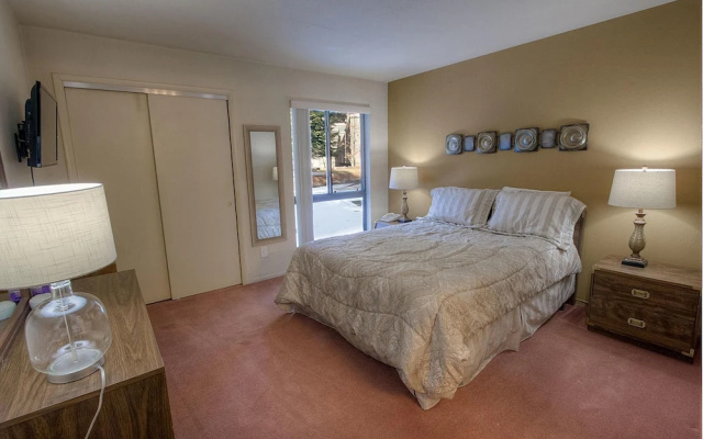Sparrows Nest by Lake Tahoe Accommodations