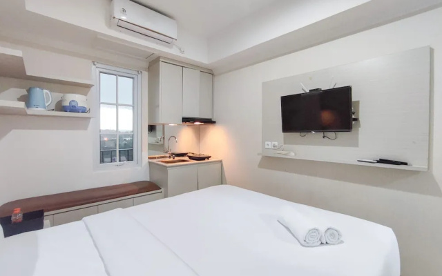 Warm And Cozy Style Studio Room At Paltrow City Apartment