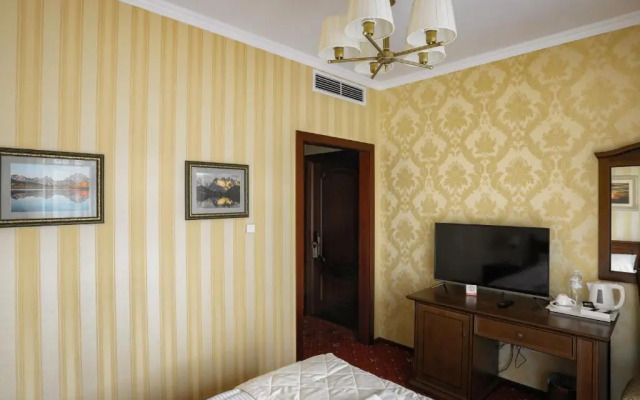 Отель Fenix Town