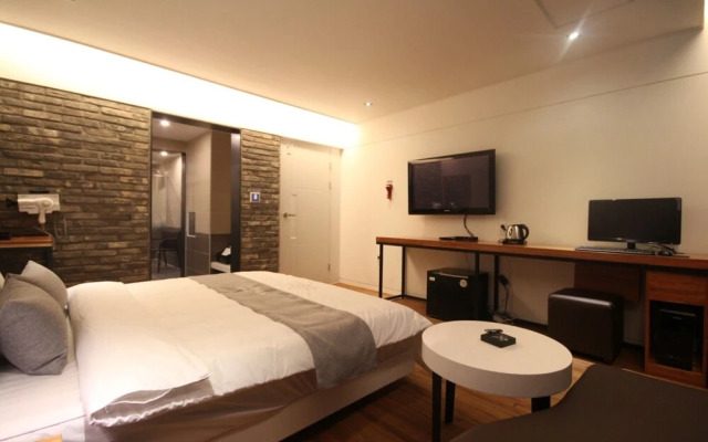 Yeonsan Oops Hotel