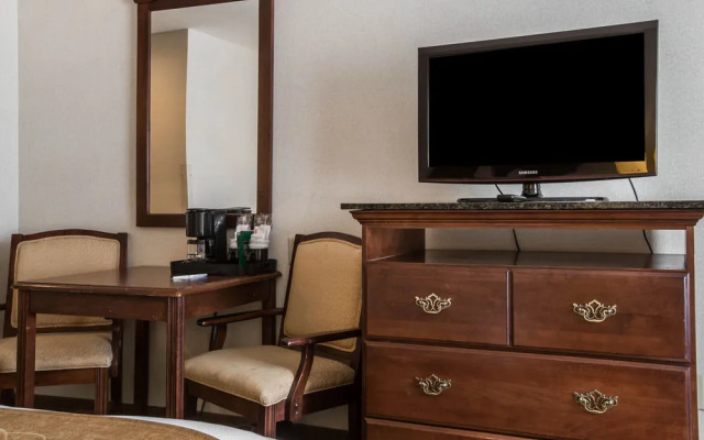 Comfort Inn & Suites East Greenbush - Albany