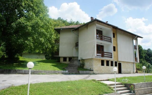 Hotel Cherni Vit вид на фасад