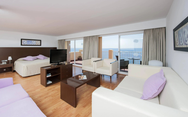Globales Cala Vinas Adults Only 16+