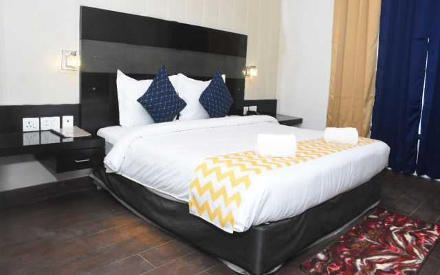 Fabhotel Posh Classic