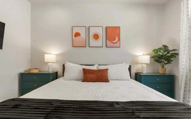 Vacation Mode 5 Bedroom Townhouse
