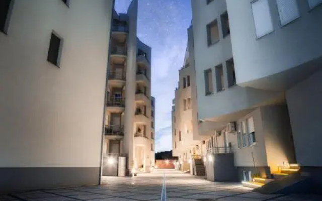 Wing Club Apartments