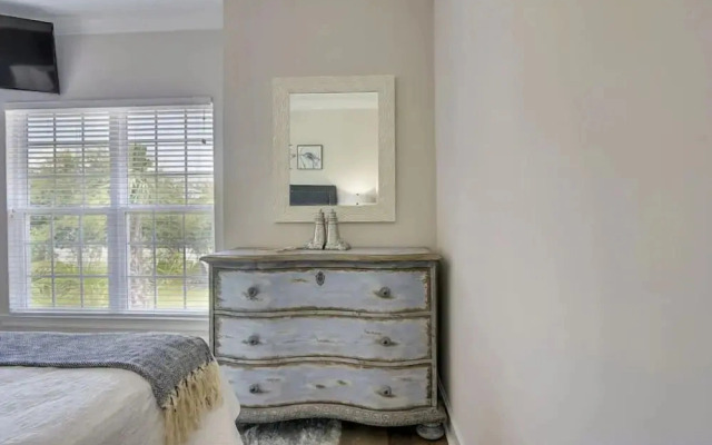 Driftwood Townhomes #3- Liv Salty
