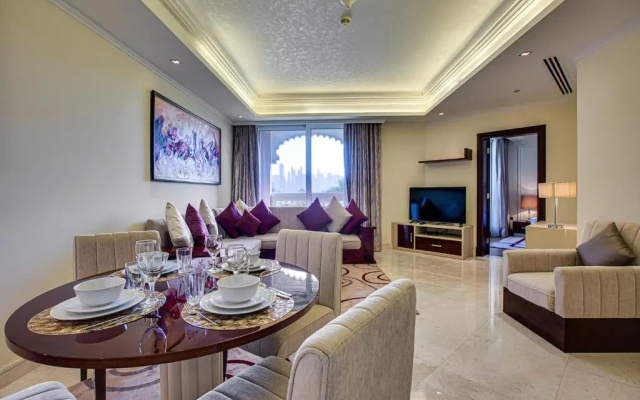 TAJ 5* Palm Jumeirah apartment with beach access