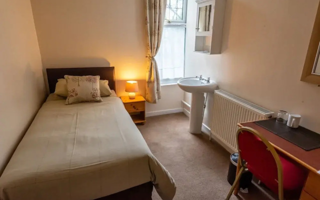 Aarondale Guest House