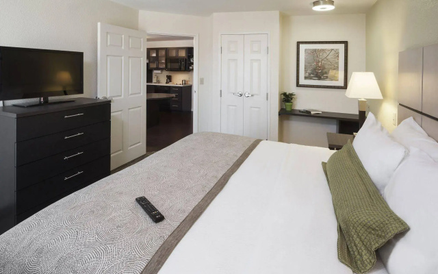 Candlewood Suites Lenexa - Overland Park Area by IHG