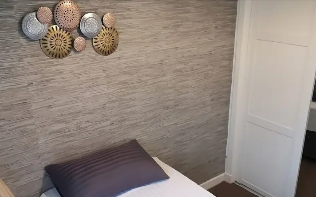 Dragon - Brassey Apartment 3 Room House