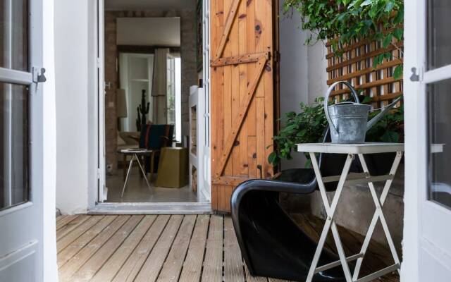 Отель onefinestay - Montmartre-South Pigalle private homes вид на фасад