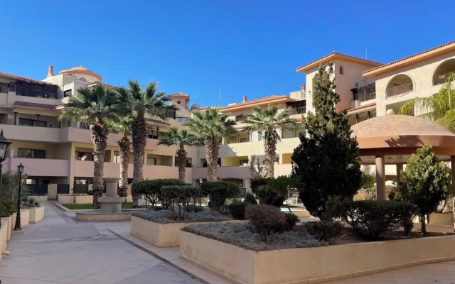 2 Bed Townhouse Sleeps 4 - Pool - Patio & Balcony