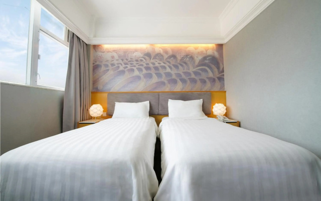 Warwick Hotel