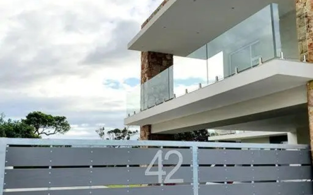 Bellrock 42 -Style, in the Cola Beach Conservancy