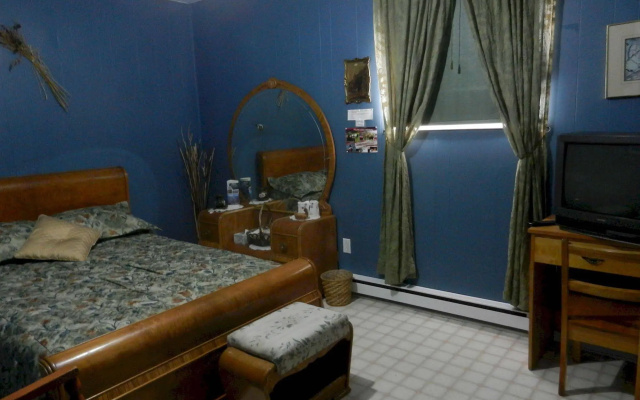 Domaine Joseph Ross Bed and Breakfast