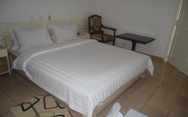 Miliet Hotel in Abidjan, Cote d'Ivoire from 84$, photos, reviews - zenhotels.com guestroom