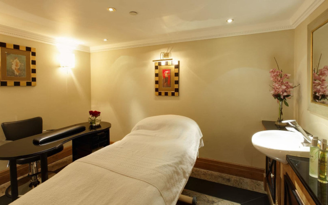 Leonardo Royal Hotel London City