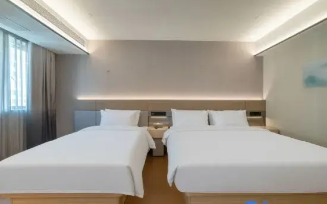 JI Shantou Dongxia 100 Shopping Center Hotel