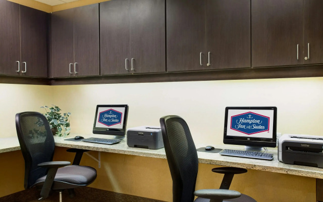 Hampton Inn & Suites Chicago/St. Charles