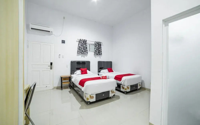 RedDoorz Plus near Thamrin Plaza Medan