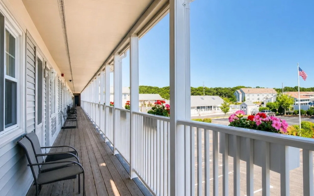 Pier 7 Condominiums