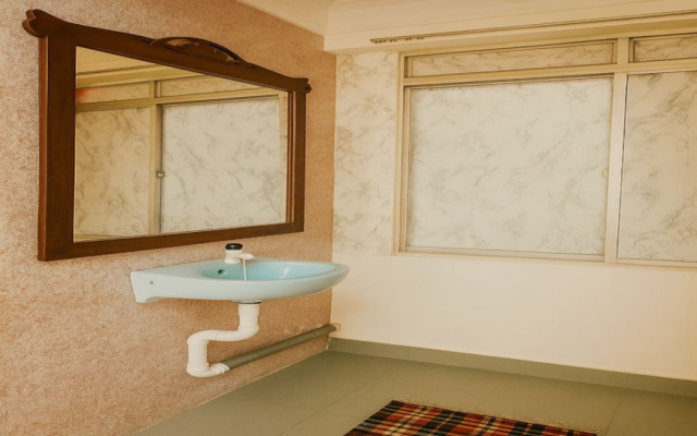 OYO 91245 Chenang Lodge Motel