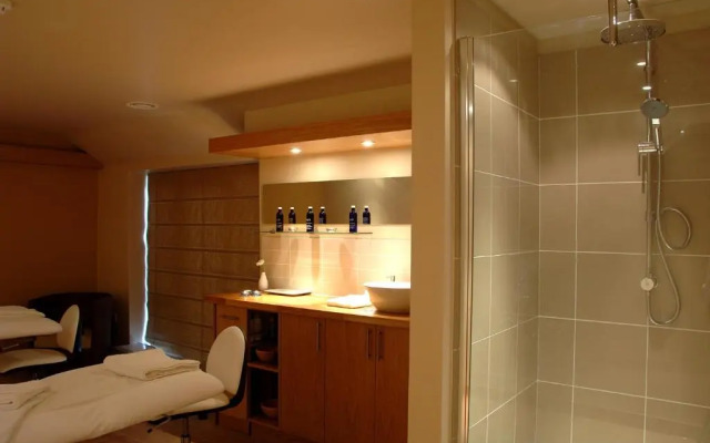Knights Hill Hotel & Spa