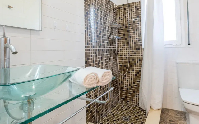 Modern Villa in Canyelles With Private Swimming Pool