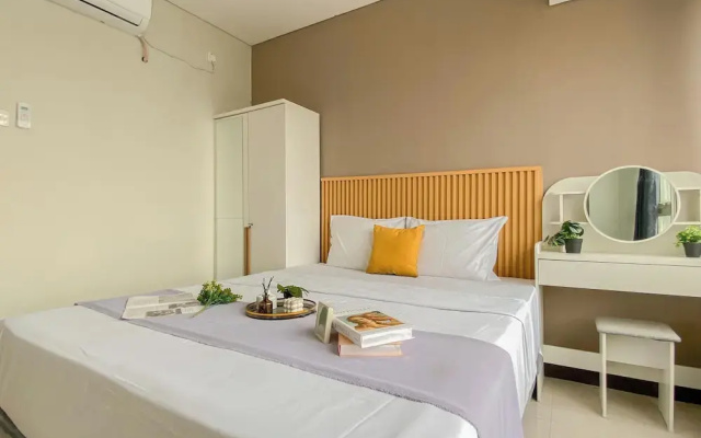 Cozy Living And Homey 2Br Apartment At Nifarro Park