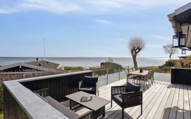 "Steen" - 30m from the sea in Funen