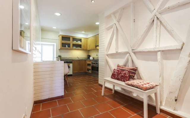 Typical Mouraria by Homing