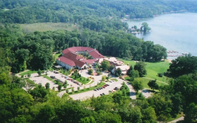 Potawatomi Inn & Cabins
