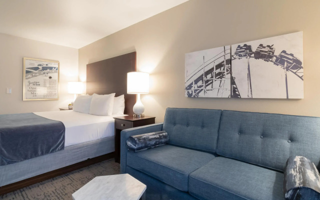 Oxford Suites Portland - Jantzen Beach