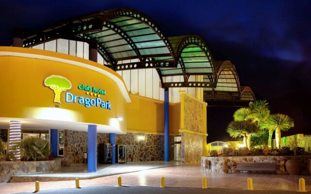 Club Drago Park Hotel вид на фасад