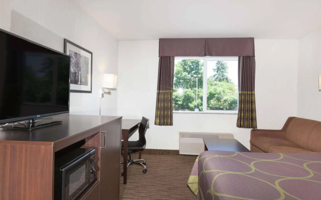Super 8 By Wyndham Gresham Portland Area OR