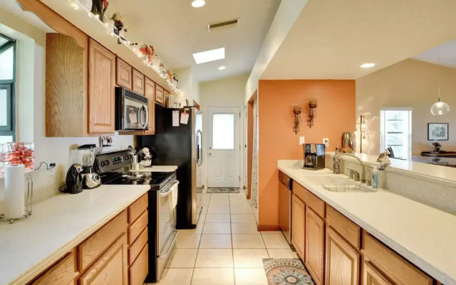 'pirate Cove' Home in Welaka: Dock & River Access!
