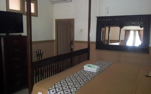 Ndalem Suratin Guesthouse