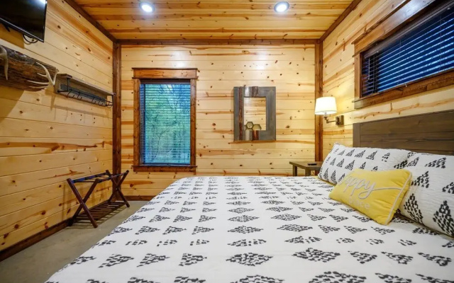Sugar Mama Cabin for 10!