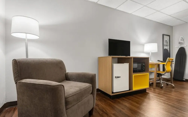 Days Inn Madisonville
