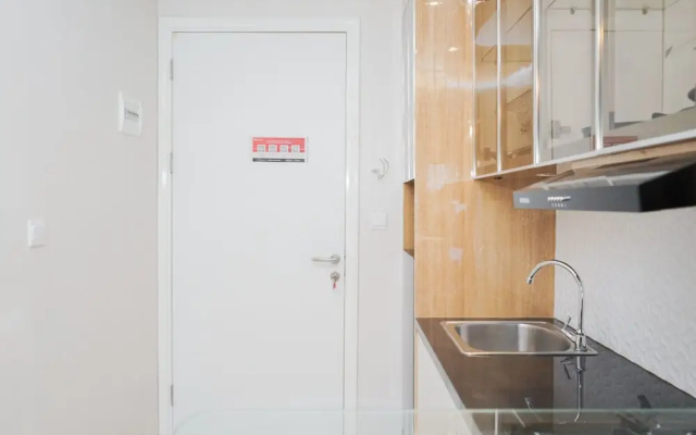 Comfy and Minimalist Studio Apartment at Tuscany Residences