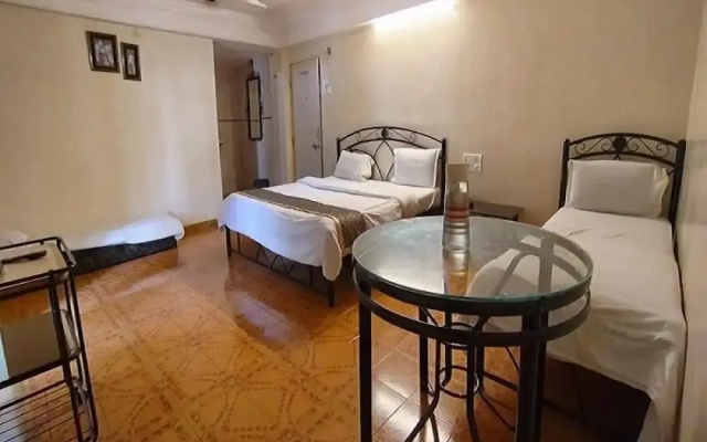 Hotel Sai's Village