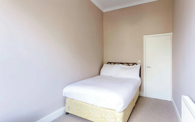 Cosy North Kensington Flat