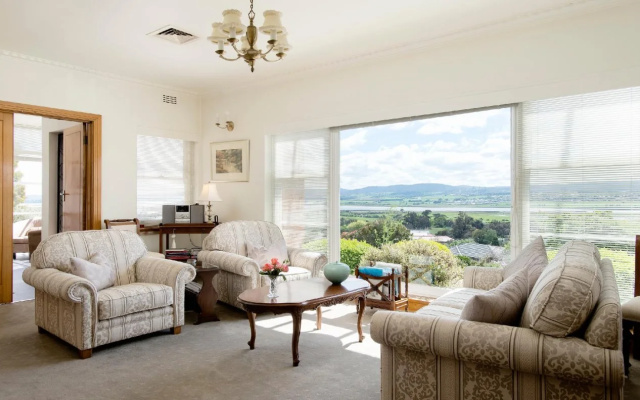 Trevallyn House B & B