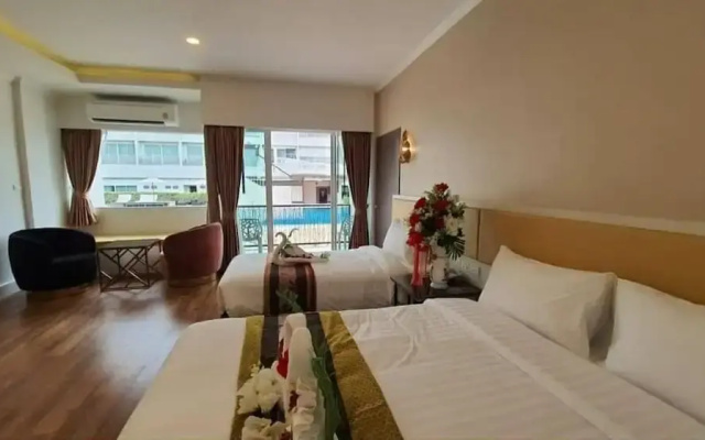 Swan Lake Hotel Sattahip