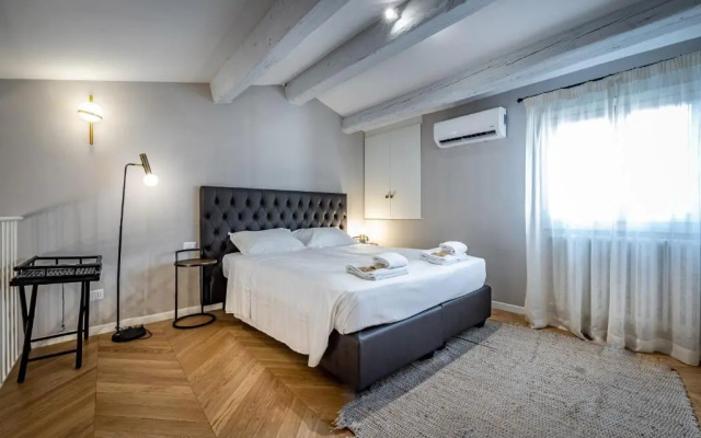 Hs4U Ricasoli Luxury apartment near Duomo N. 3