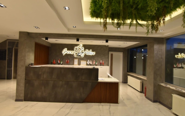 Отель Green Palace Suite 